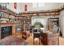 Office/ Library high ceiling -