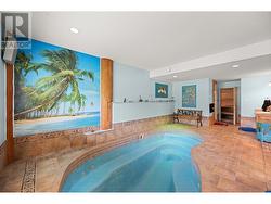 Jetted pool/hot tub with built in seating -