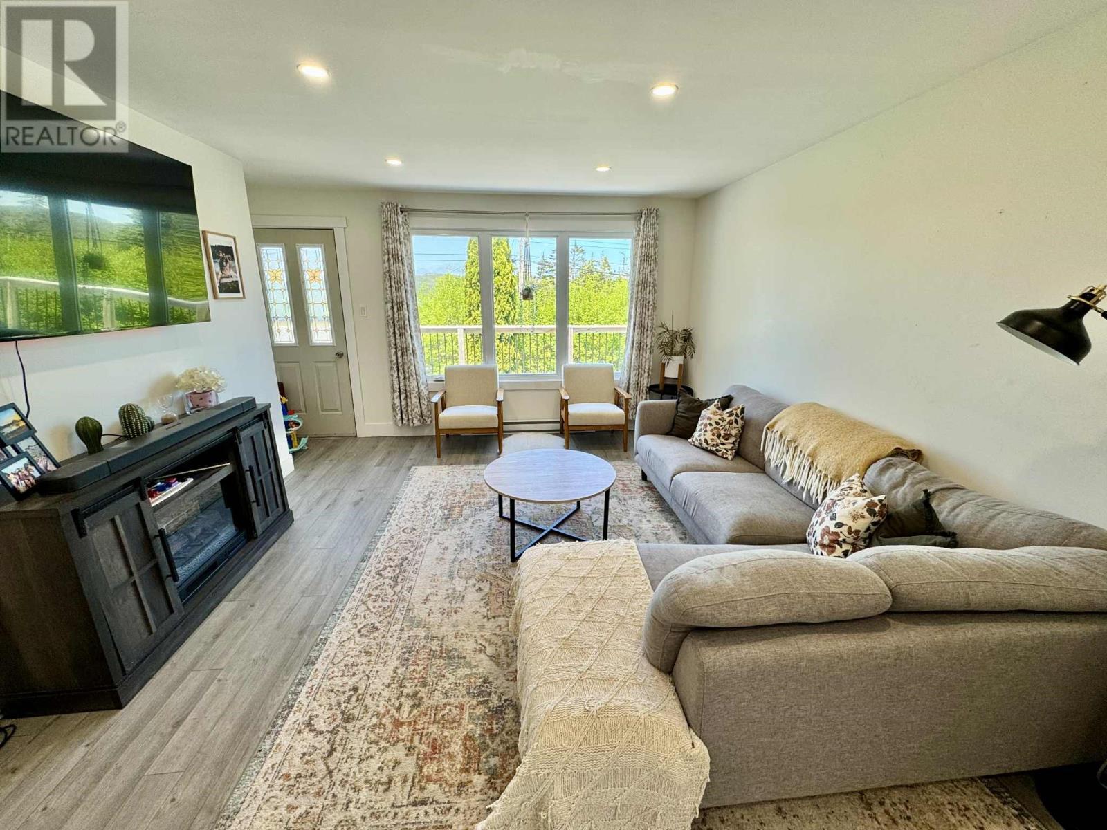294 Bond'S Path, Placentia, NL - Indoor Photo Showing Living Room