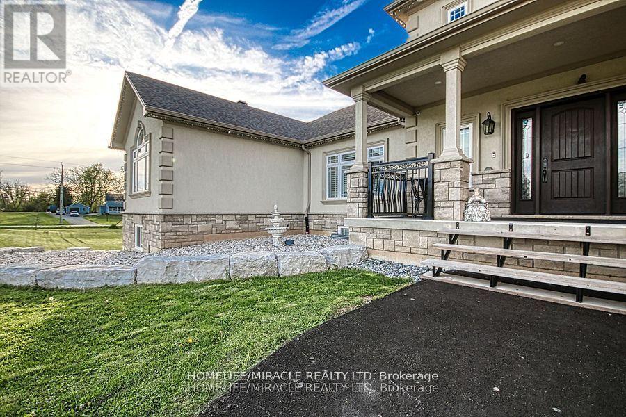 5499 Attema Crescent, West Lincoln, ON - Outdoor With Deck Patio Veranda