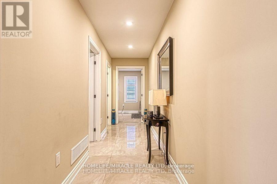 5499 Attema Crescent, West Lincoln, ON - Indoor Photo Showing Other Room