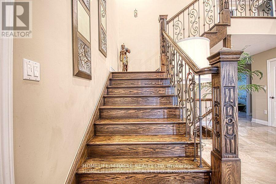 5499 Attema Crescent, West Lincoln, ON - Indoor Photo Showing Other Room