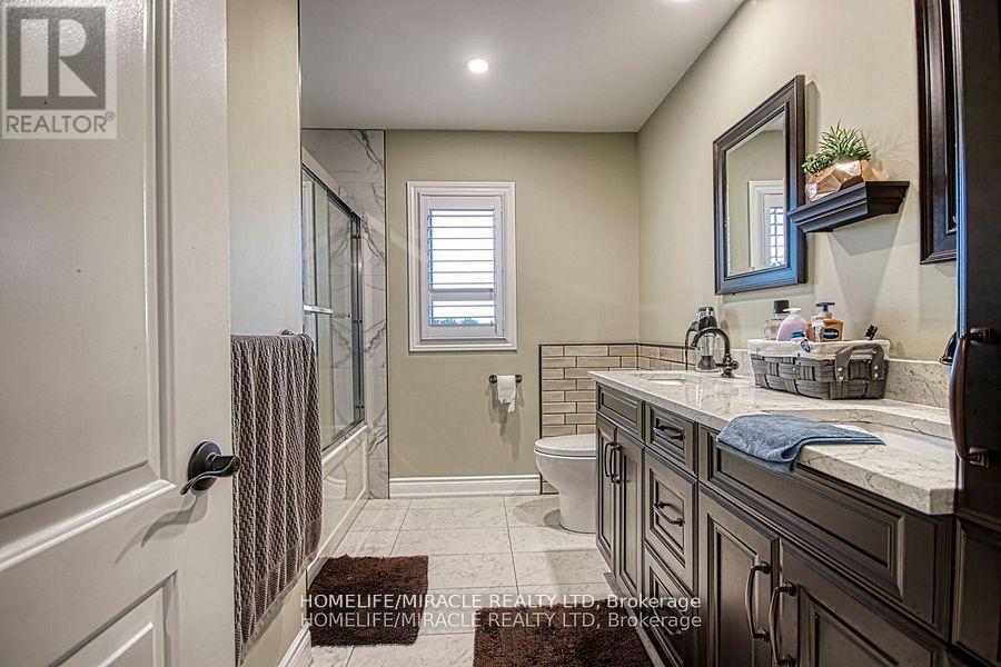 5499 Attema Crescent, West Lincoln, ON - Indoor Photo Showing Bathroom