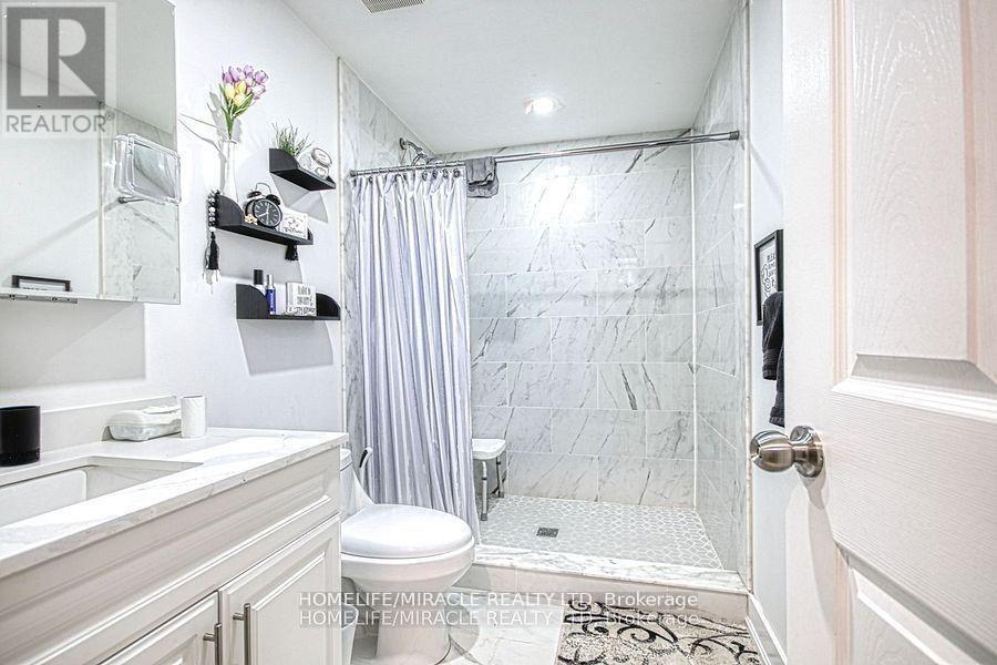 5499 Attema Crescent, West Lincoln, ON - Indoor Photo Showing Bathroom