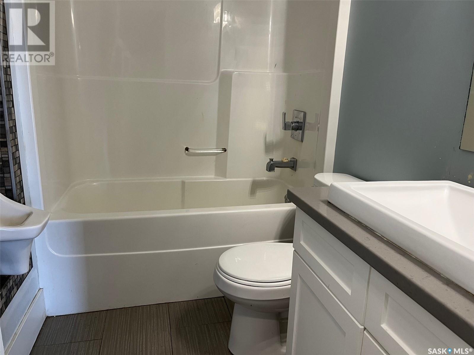 2431 Jameson Crescent, Regina, SK - Indoor Photo Showing Bathroom