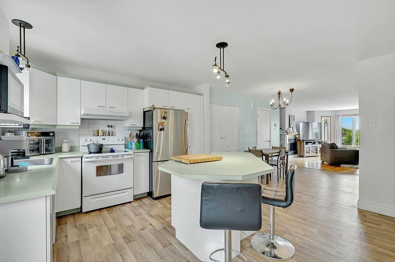 Cuisine - 726 Rue Du Muguet, Sainte-Agathe-Des-Monts, QC - Indoor Photo Showing Kitchen