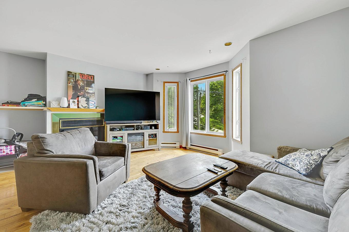 Salon - 726 Rue Du Muguet, Sainte-Agathe-Des-Monts, QC - Indoor Photo Showing Living Room