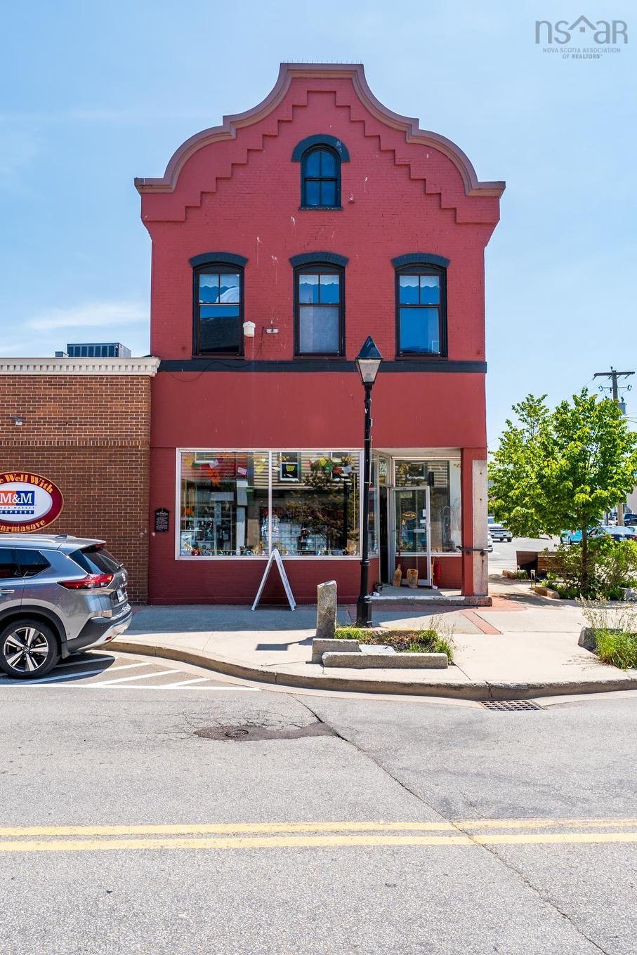 329 Main Street, Yarmouth, NS