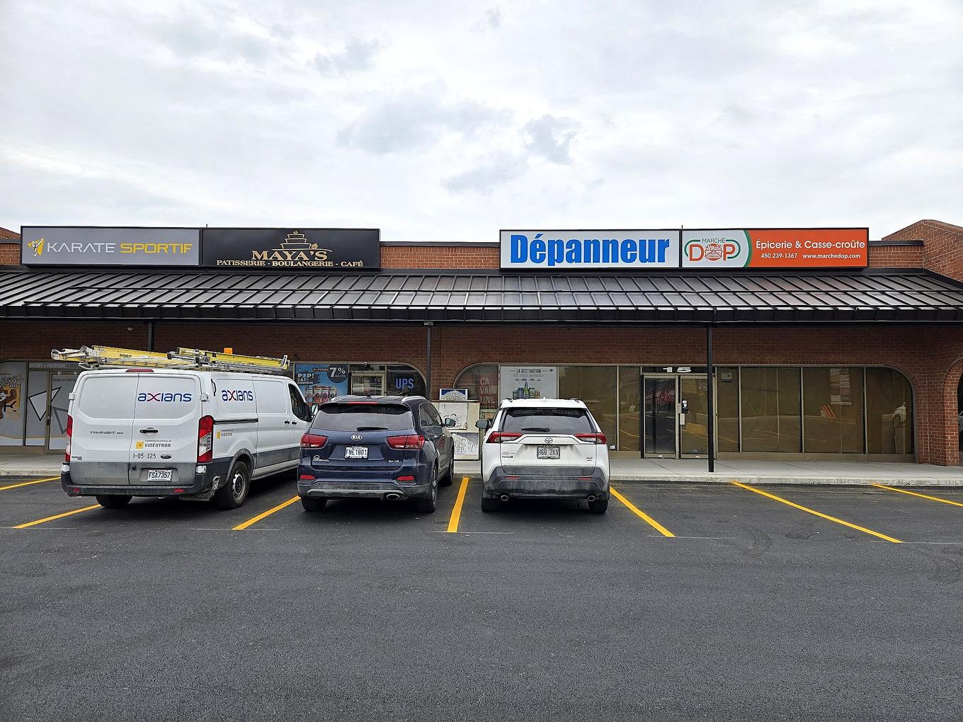 Frontage - 13-5555 Boul. Des Laurentides, Laval (Auteuil), QC - Outdoor