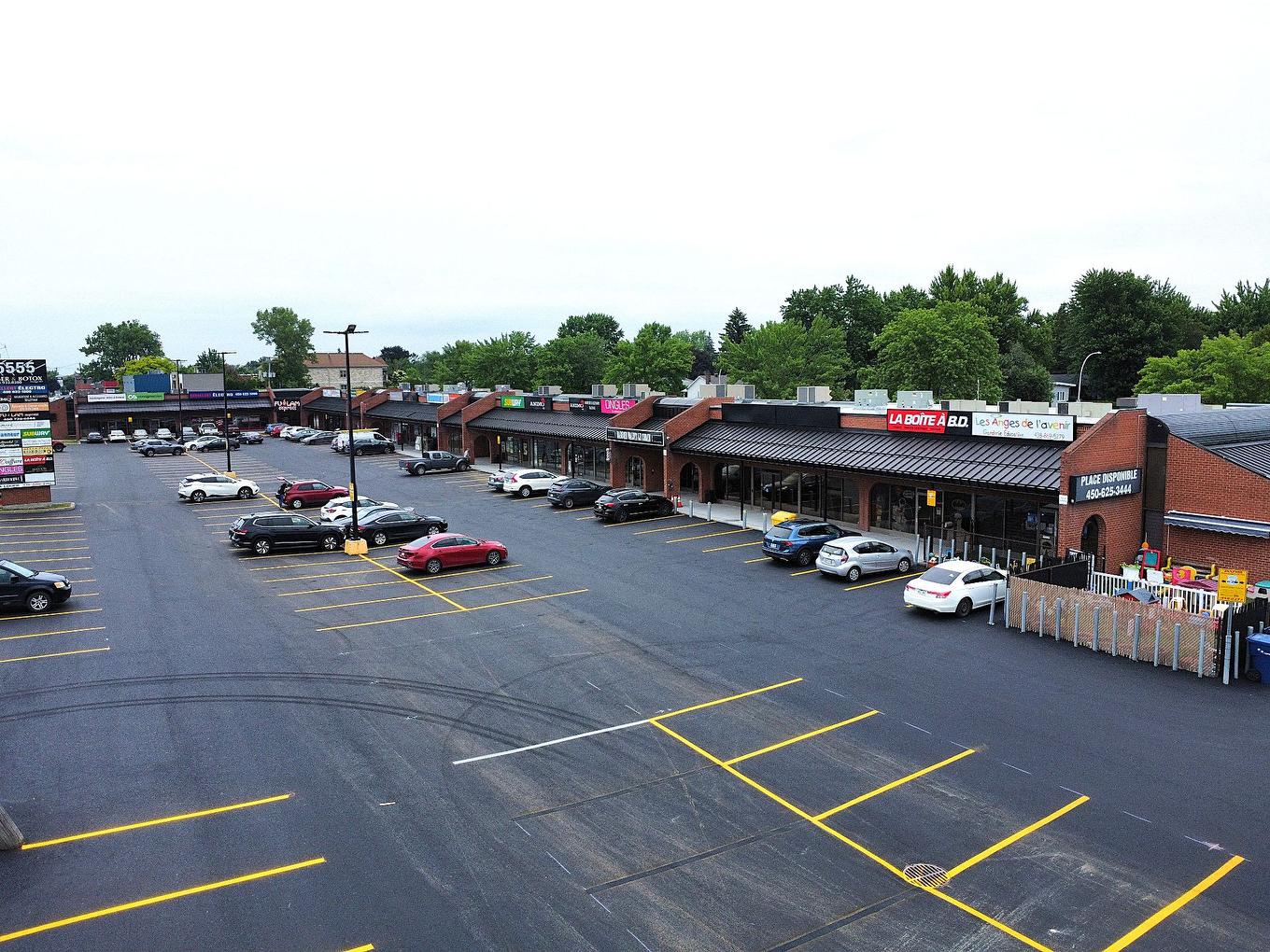 Overall view - 13-5555 Boul. Des Laurentides, Laval (Auteuil), QC - Outdoor