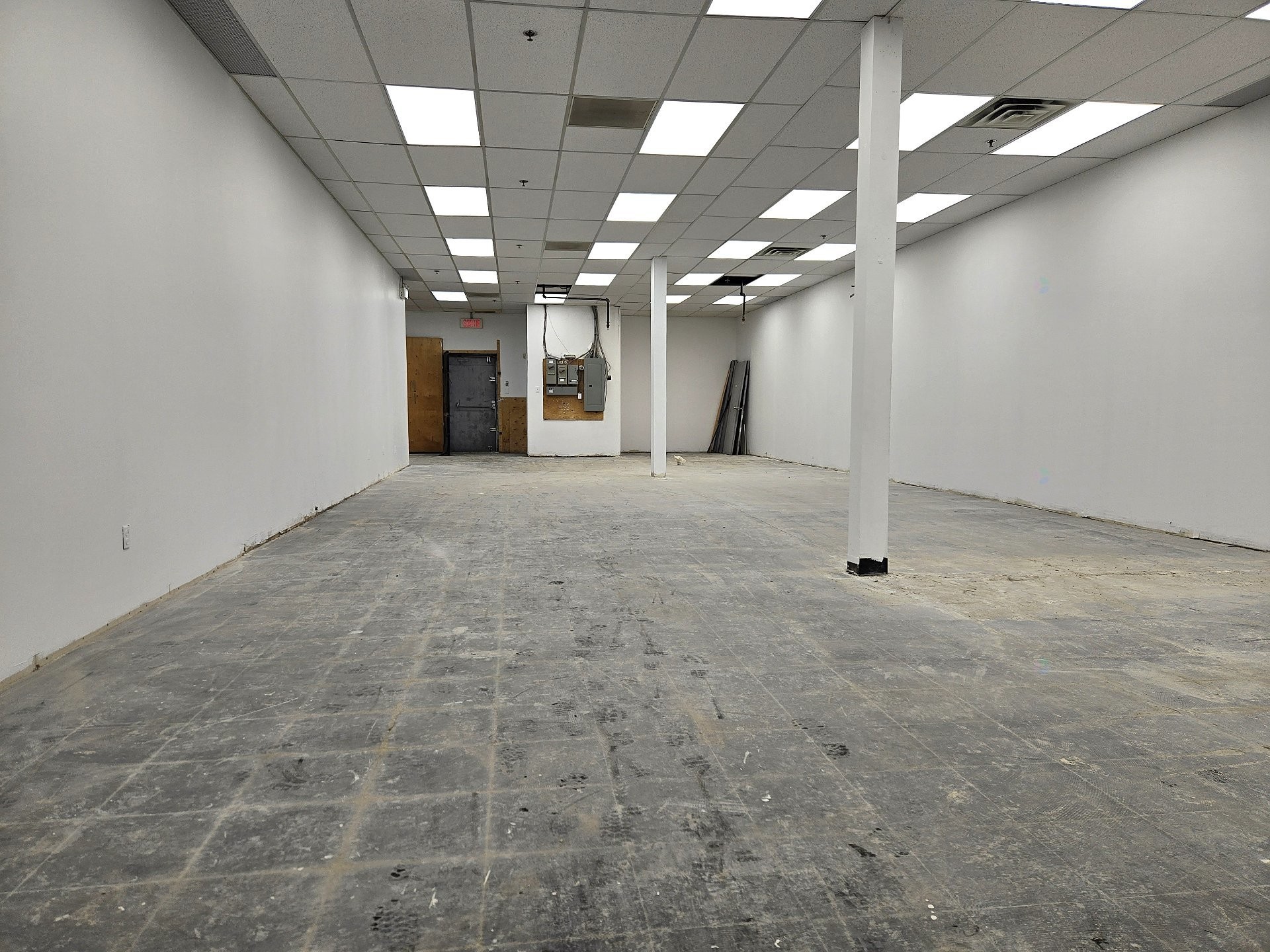 Façade - 13-5555 Boul. Des Laurentides, Laval (Auteuil), QC - Indoor Photo Showing Other Room