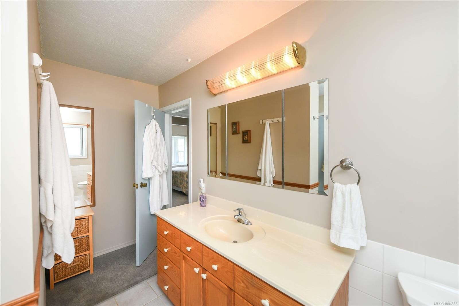 5340 Gainsberg Rd, Bowser, BC