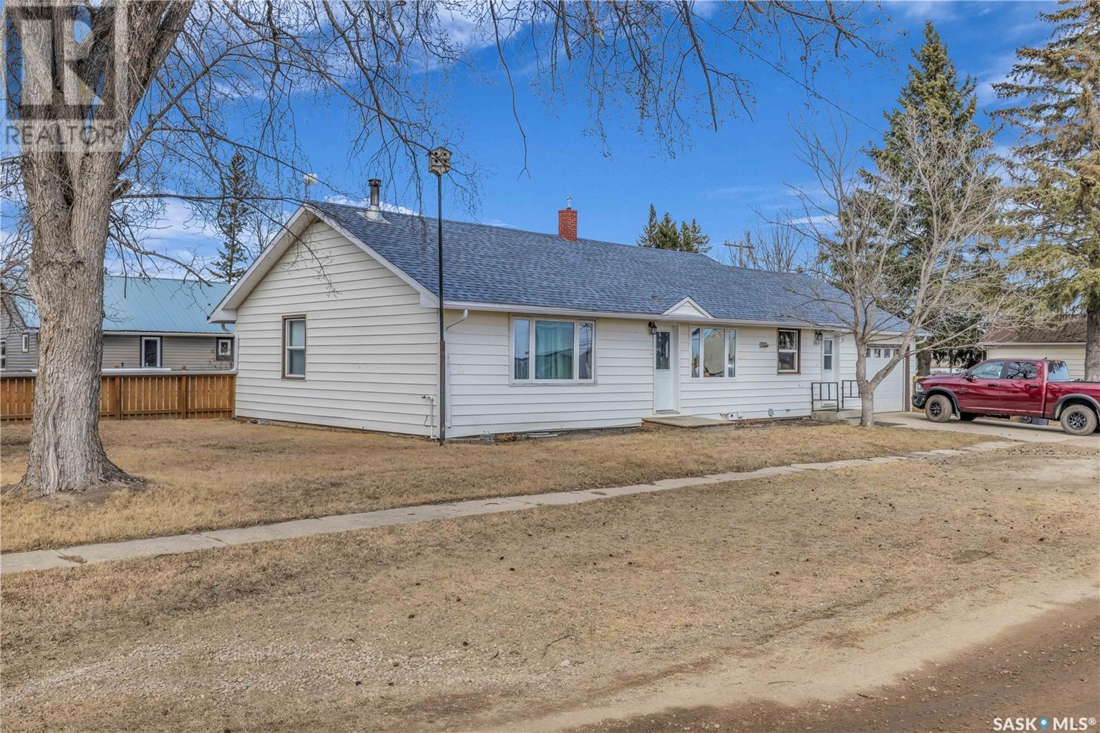 103 2Nd Avenue S, Goodsoil, SK - Outdoor