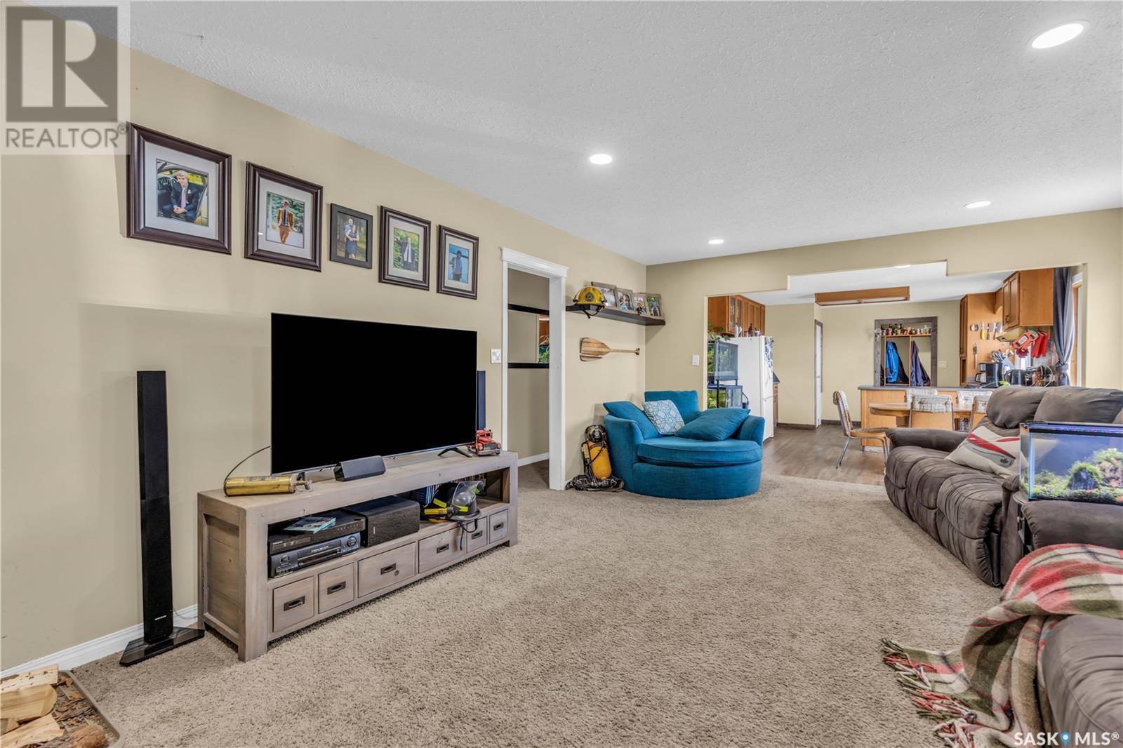 103 2Nd Avenue S, Goodsoil, SK - Indoor