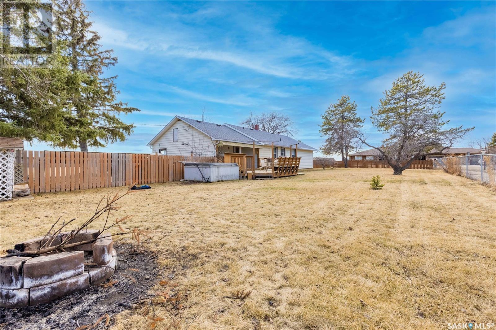 103 2Nd Avenue S, Goodsoil, SK - Outdoor