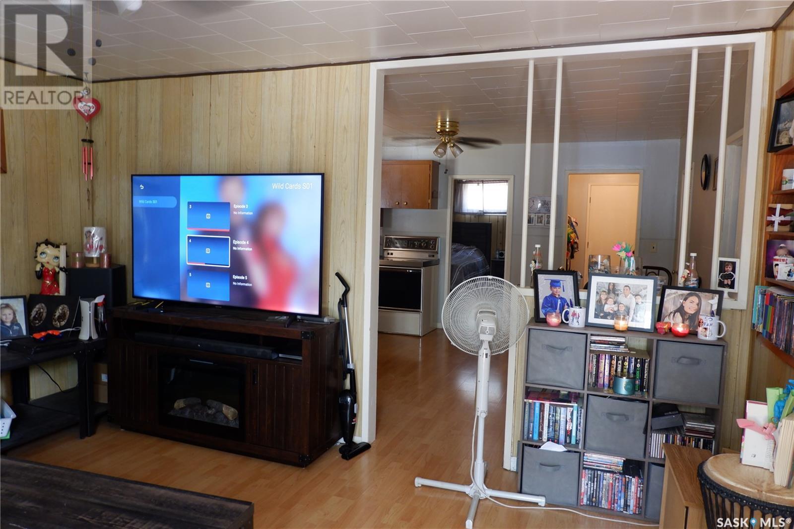 508 5Th Avenue W, Assiniboia, SK - Indoor