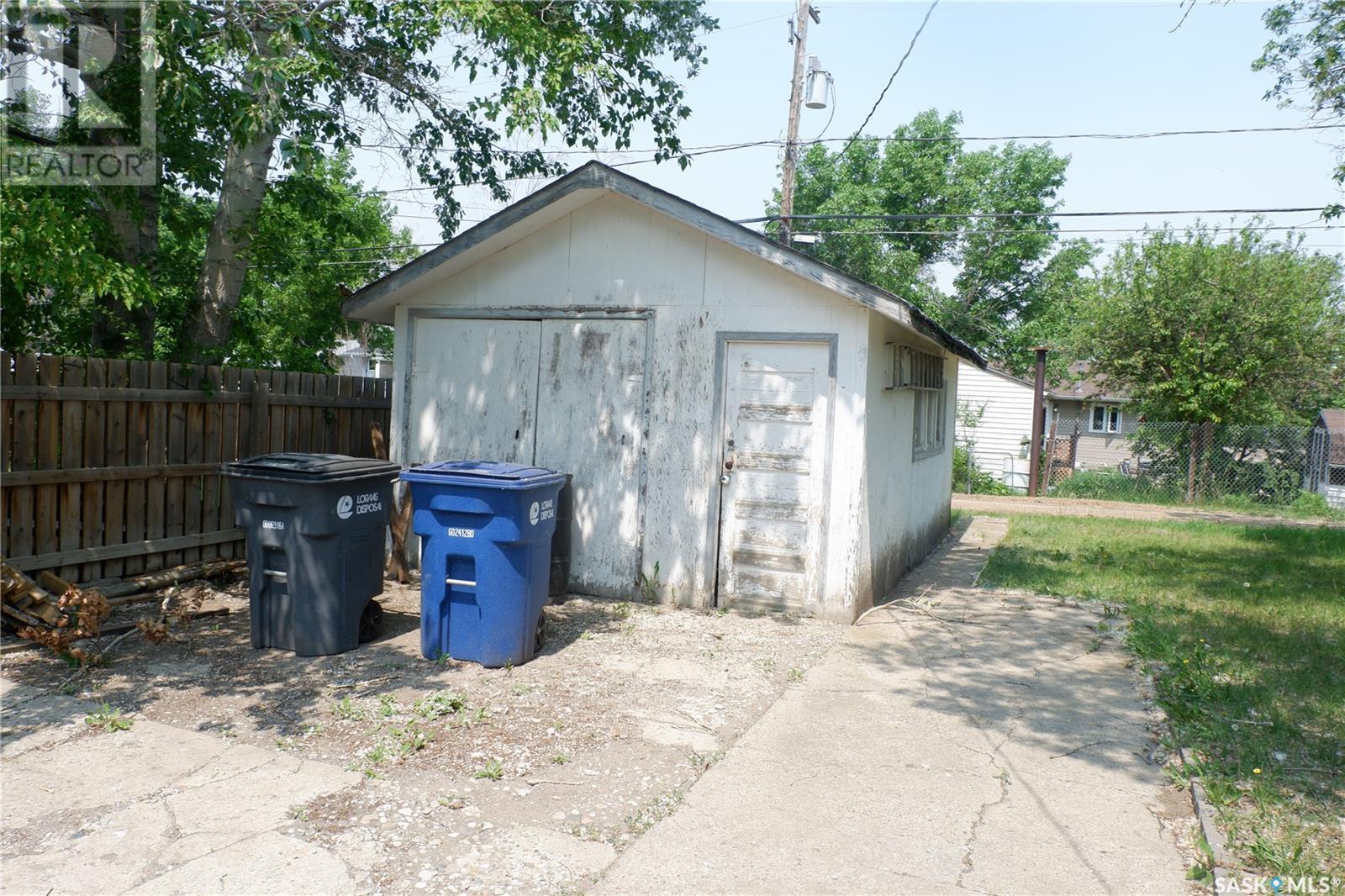 508 5Th Avenue W, Assiniboia, SK - Outdoor With Exterior