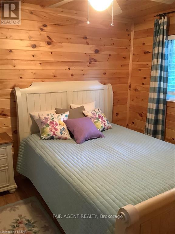 1165B Kirk Kove Road, Frontenac (Frontenac Centre), ON - Indoor Photo Showing Bedroom