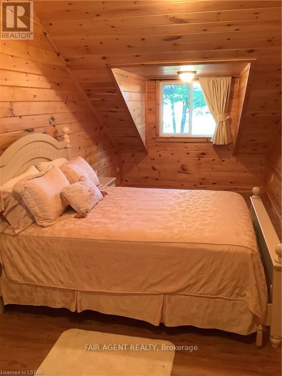 1165B Kirk Kove Road, Frontenac (Frontenac Centre), ON - Indoor Photo Showing Bedroom