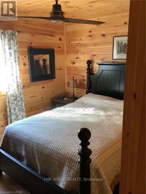 1165B Kirk Kove Road, Frontenac (Frontenac Centre), ON - Indoor Photo Showing Bedroom