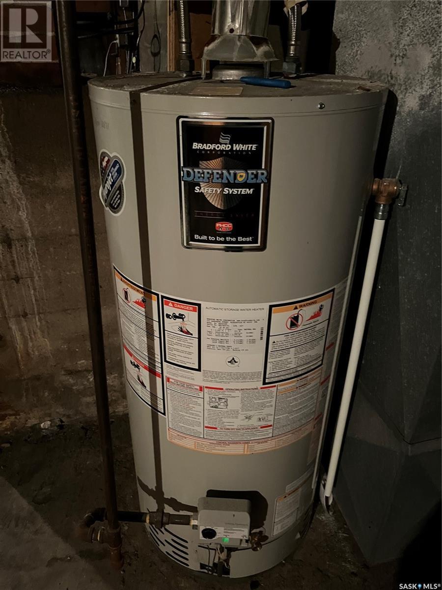 108 1St Avenue W, Lintlaw, SK