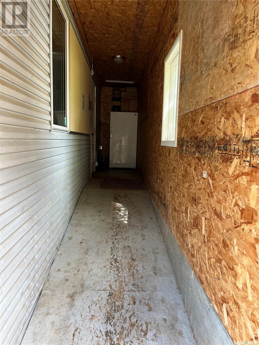 108 1St Avenue W, Lintlaw, SK