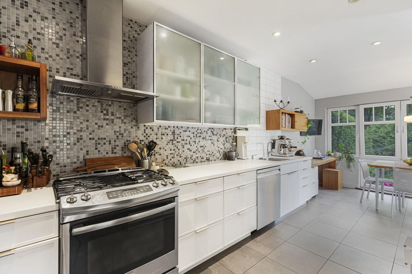 Kitchen - 25 Av. Beverley, Mont-Royal, QC - Indoor Photo Showing Kitchen