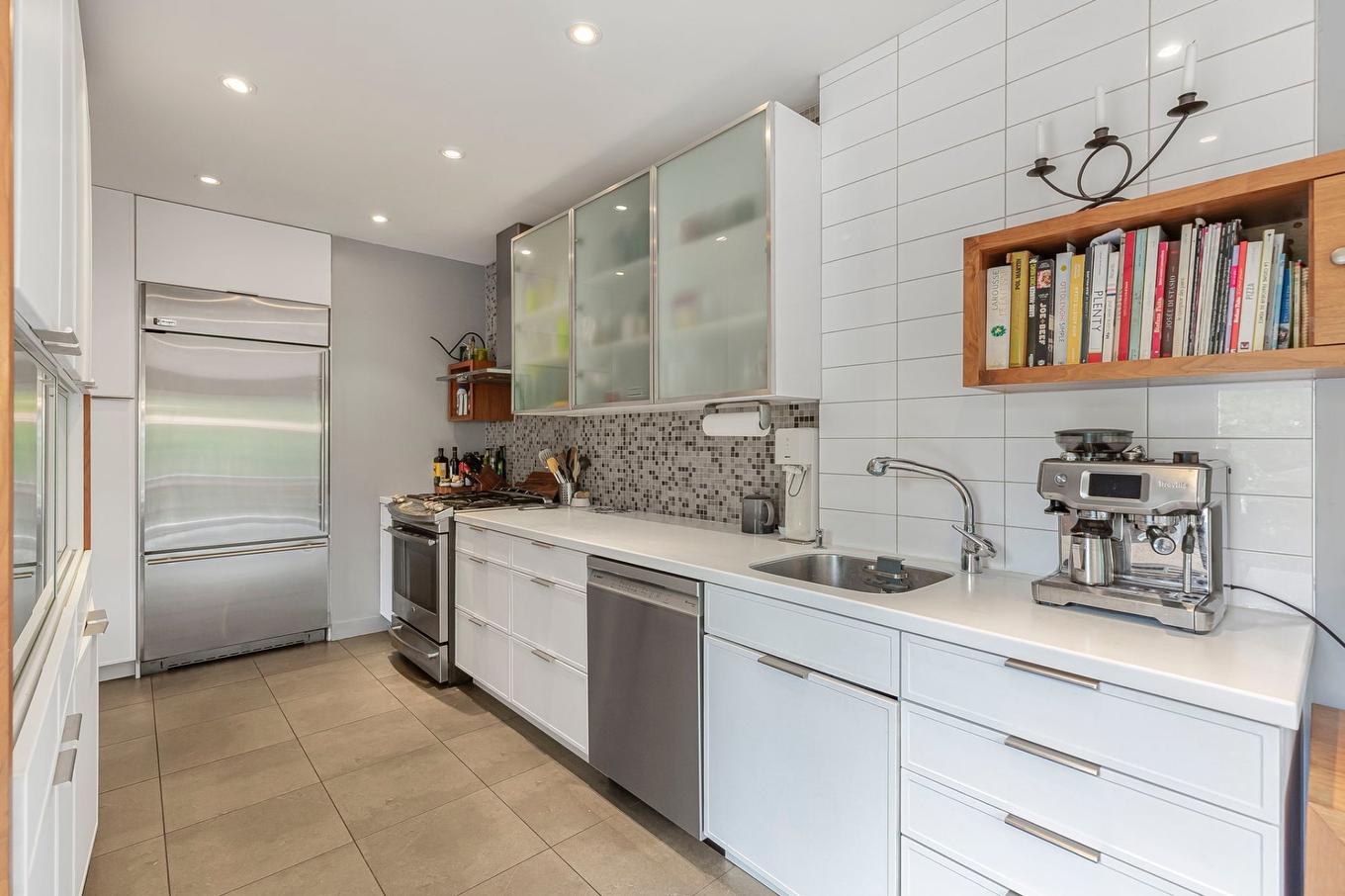 Kitchen - 25 Av. Beverley, Mont-Royal, QC - Indoor Photo Showing Kitchen