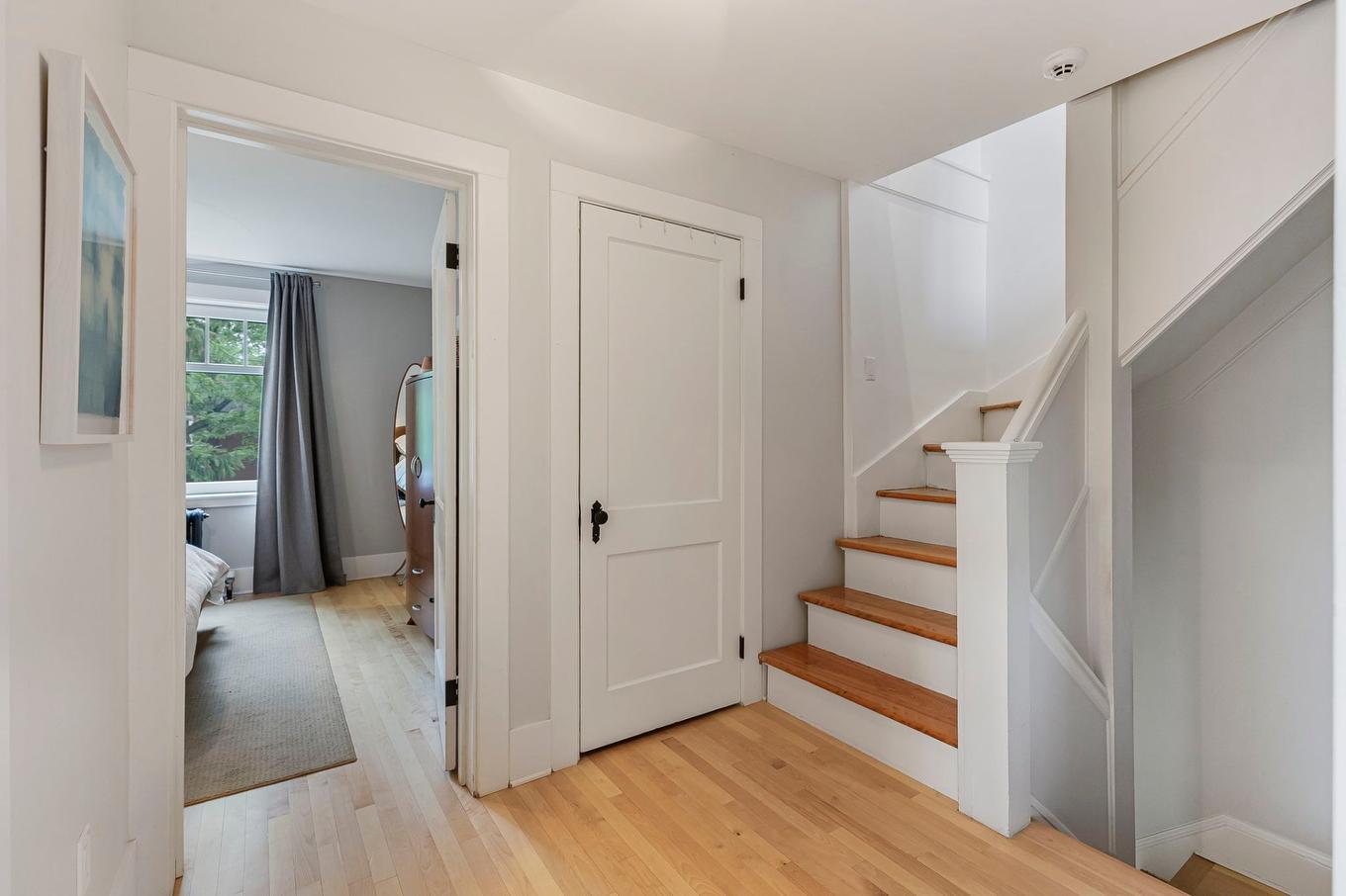 Primary bedroom - 25 Av. Beverley, Mont-Royal, QC - Indoor Photo Showing Other Room