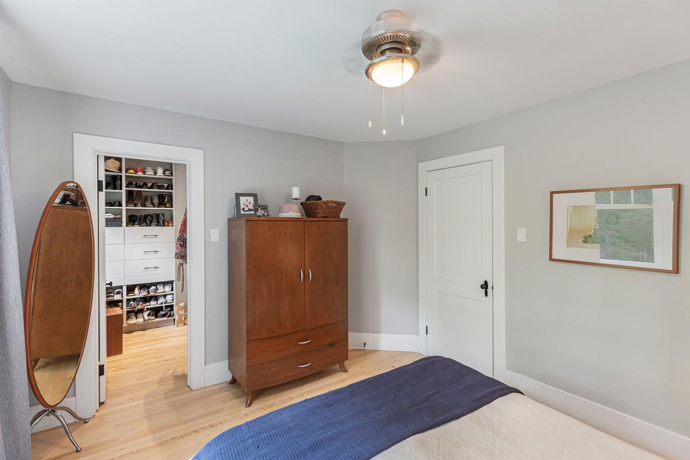 Walk-in closet - 25 Av. Beverley, Mont-Royal, QC - Indoor Photo Showing Bedroom