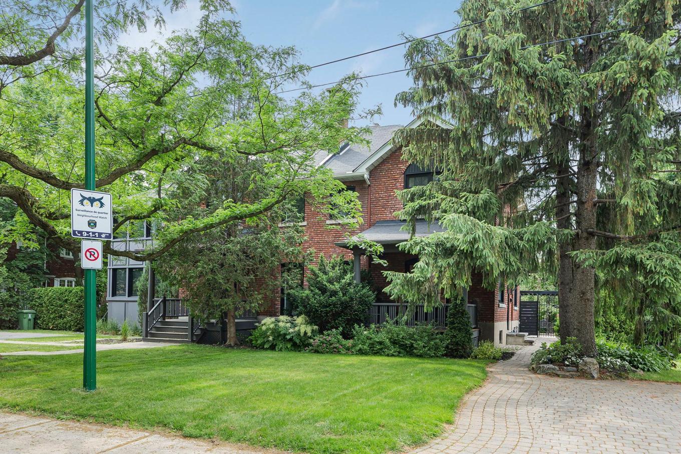 Frontage - 25 Av. Beverley, Mont-Royal, QC - Outdoor