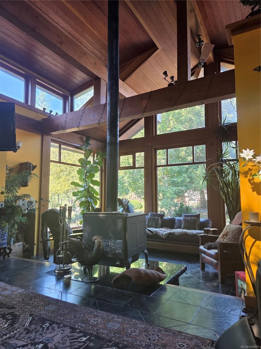 3744 Gibbins Rd, Duncan, BC