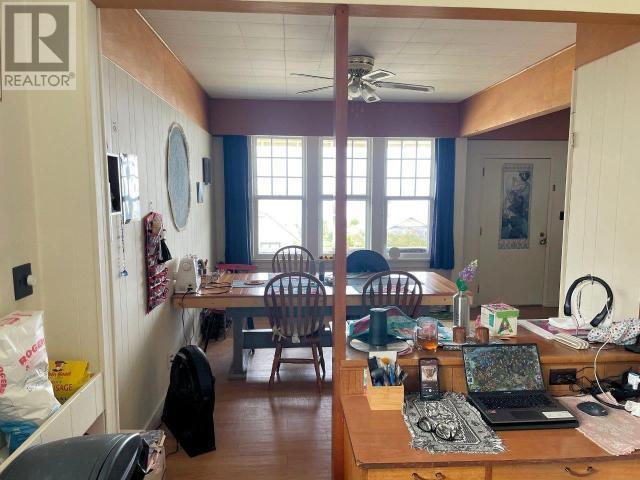 5382 Laburnum Ave, Powell River, BC - Indoor