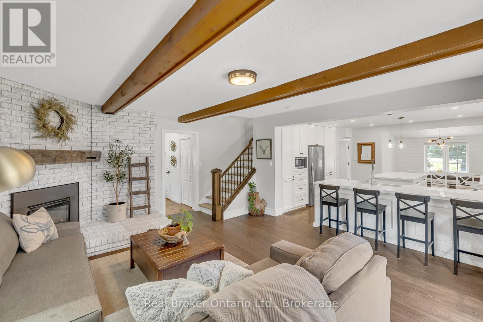 6566 Concession Rd 4 Road, Puslinch (Morriston), ON - Indoor Photo Showing Living Room With Fireplace