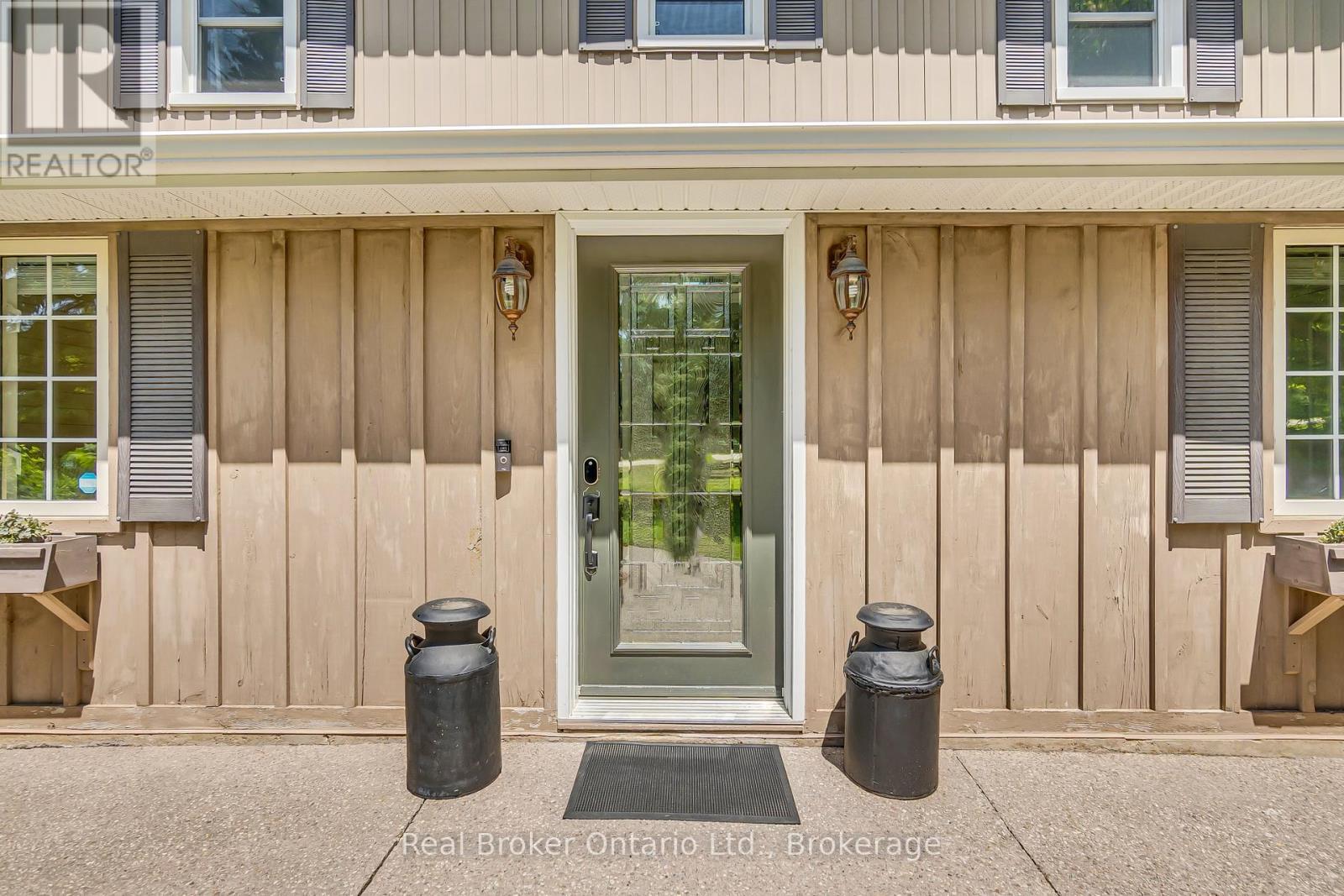 6566 Concession Rd 4 Road, Puslinch (Morriston), ON - Outdoor With Exterior