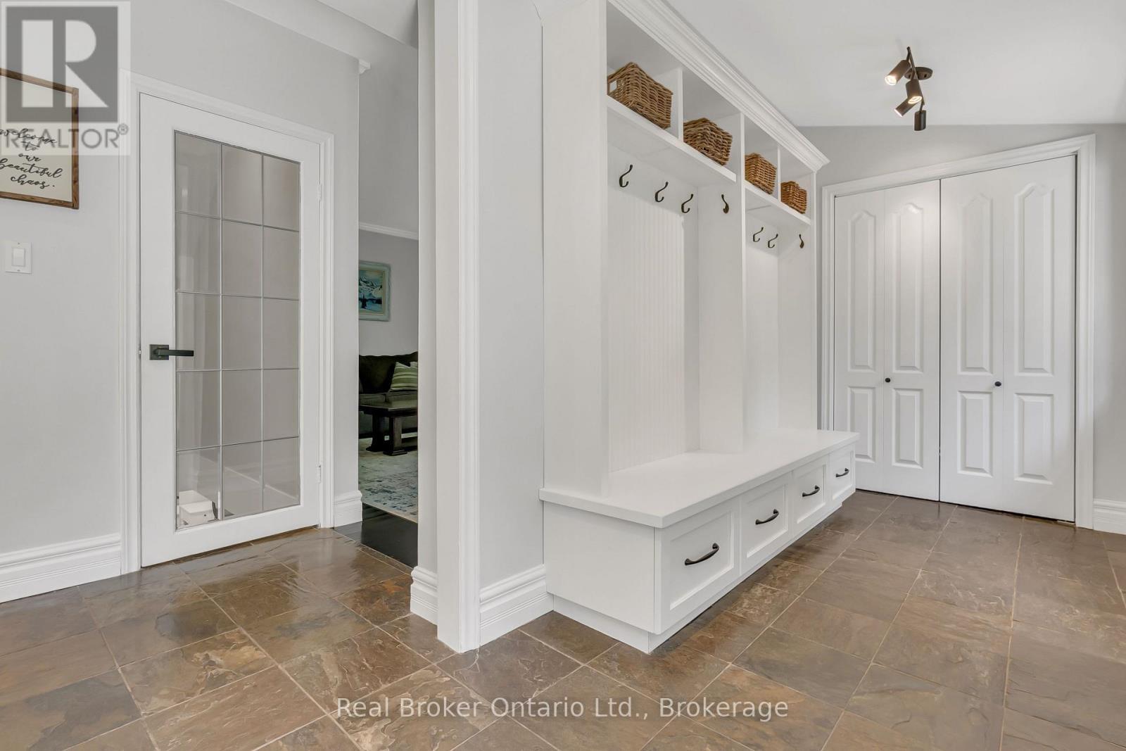 6566 Concession Rd 4 Road, Puslinch (Morriston), ON - Indoor Photo Showing Other Room