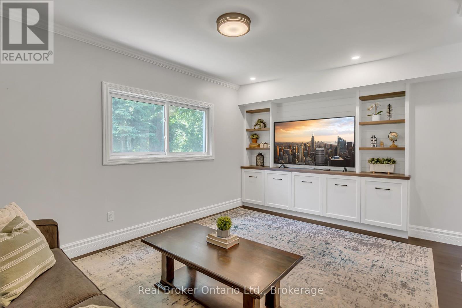 6566 Concession Rd 4 Road, Puslinch (Morriston), ON - Indoor Photo Showing Living Room