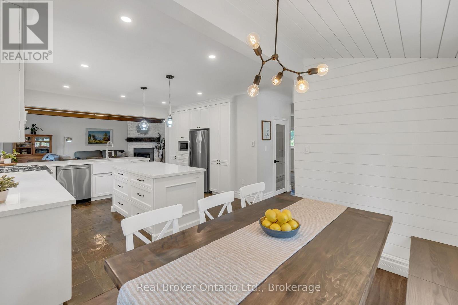 6566 Concession Rd 4 Road, Puslinch (Morriston), ON - Indoor