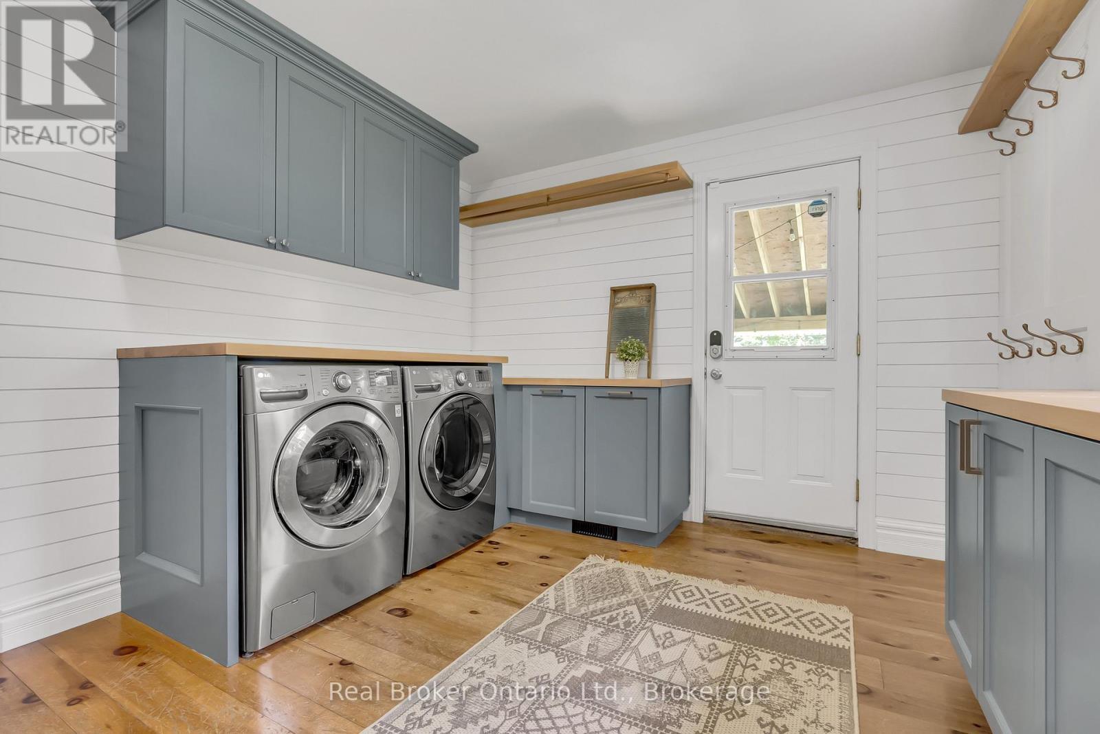 6566 Concession Rd 4 Road, Puslinch (Morriston), ON - Indoor Photo Showing Laundry Room