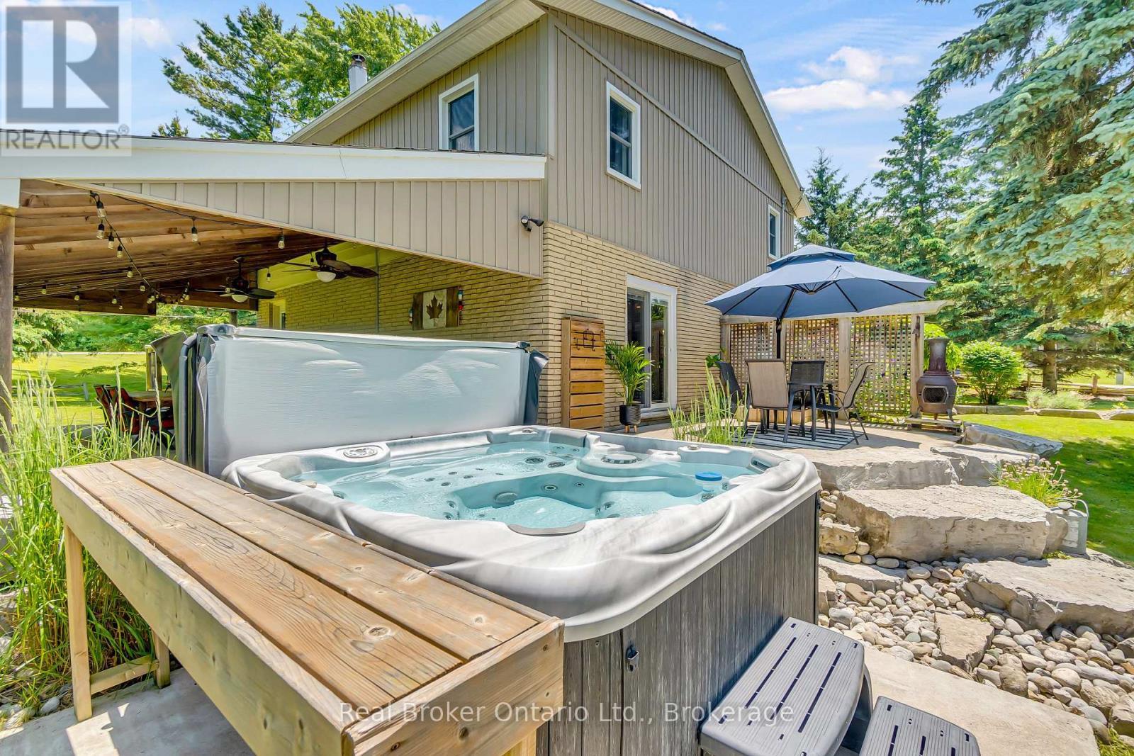 6566 Concession Rd 4 Road, Puslinch (Morriston), ON - Outdoor With Deck Patio Veranda With Exterior