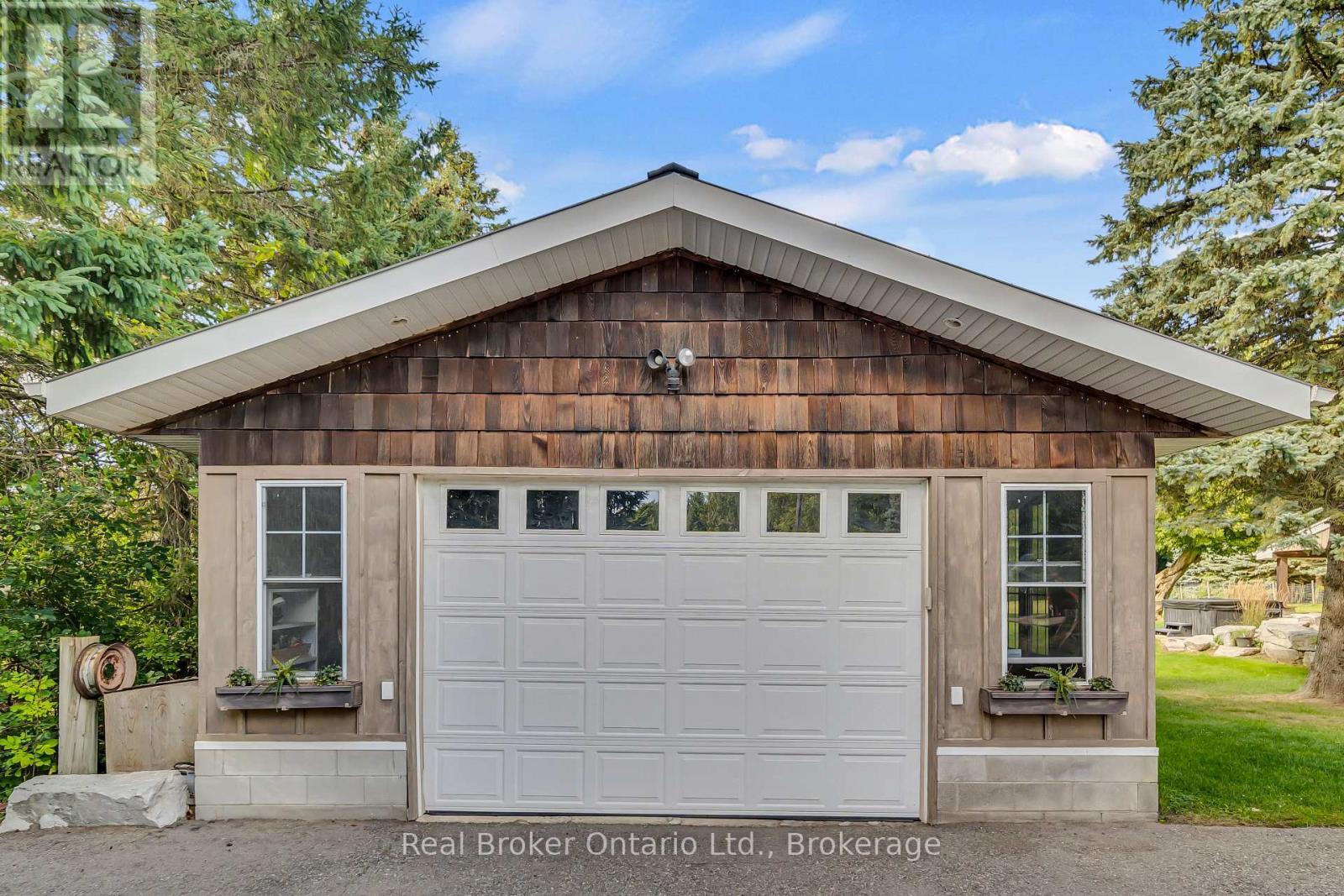 6566 Concession Rd 4 Road, Puslinch (Morriston), ON - Outdoor