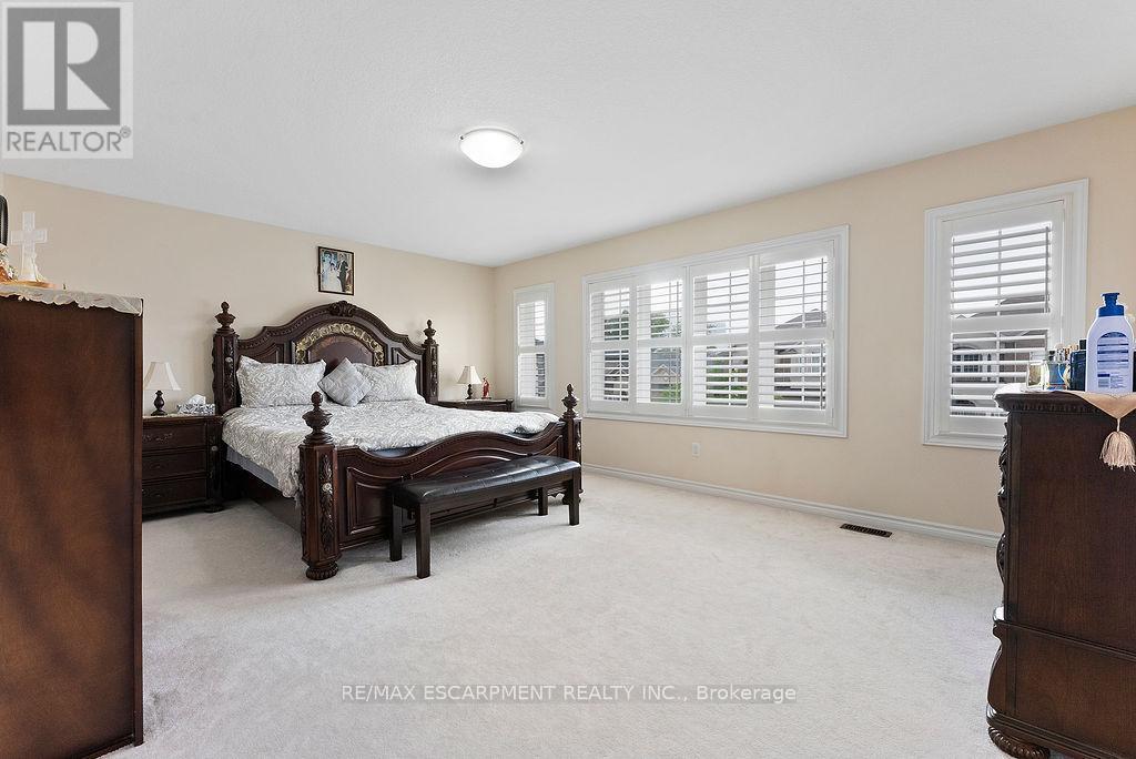 67 Bellroyal Crescent, Hamilton, ON - Indoor Photo Showing Bedroom