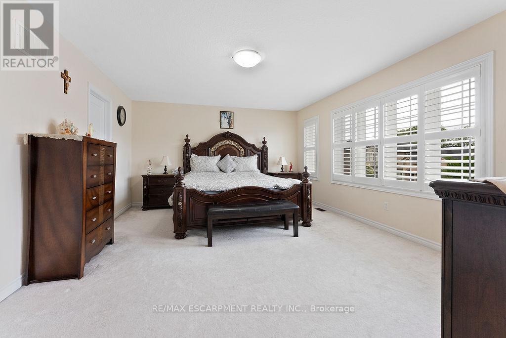 67 Bellroyal Crescent, Hamilton, ON - Indoor Photo Showing Bedroom
