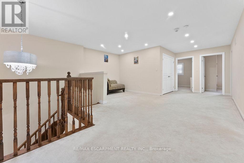 67 Bellroyal Crescent, Hamilton, ON - Indoor Photo Showing Other Room