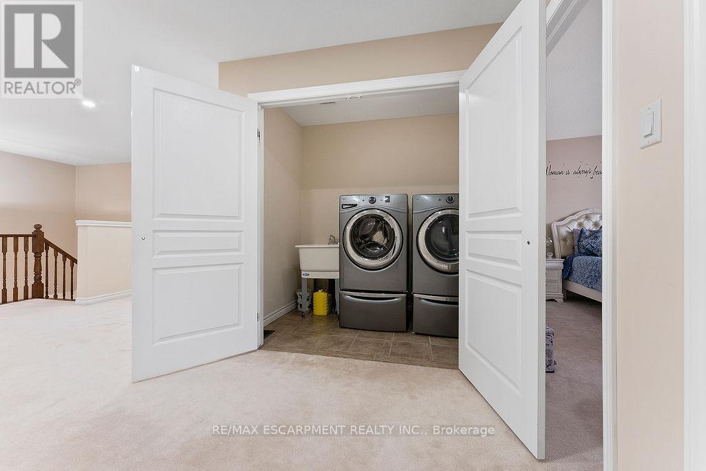 67 Bellroyal Crescent, Hamilton, ON - Indoor Photo Showing Laundry Room