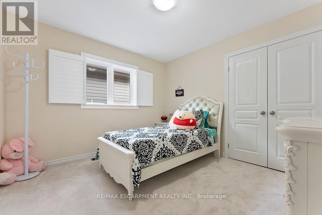 67 Bellroyal Crescent, Hamilton, ON - Indoor Photo Showing Bedroom