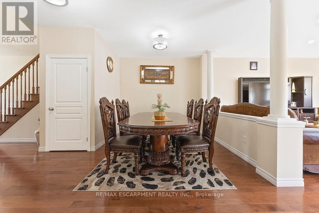 67 Bellroyal Crescent, Hamilton, ON - Indoor Photo Showing Dining Room