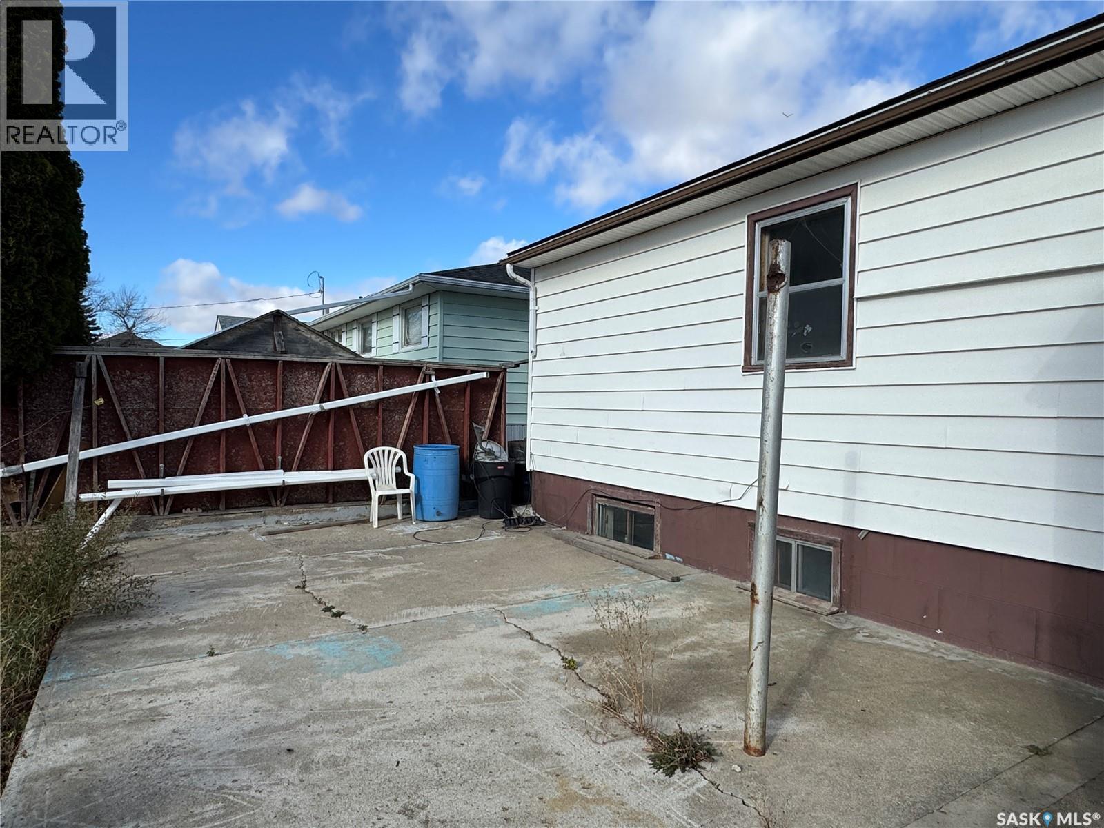 108 7Th Avenue W, Biggar, SK - Outdoor With Exterior