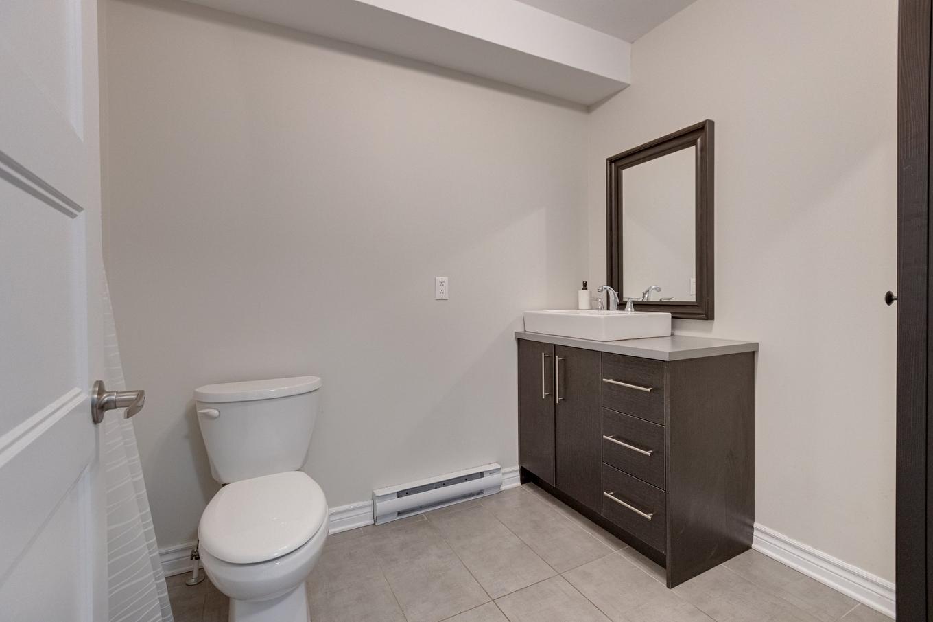 Salle de bains attenante à la CCP - 306-7700 Rue De Lavaltrie, Montréal (Mercier/Hochelaga-Maisonneuve), QC - Indoor Photo Showing Bathroom