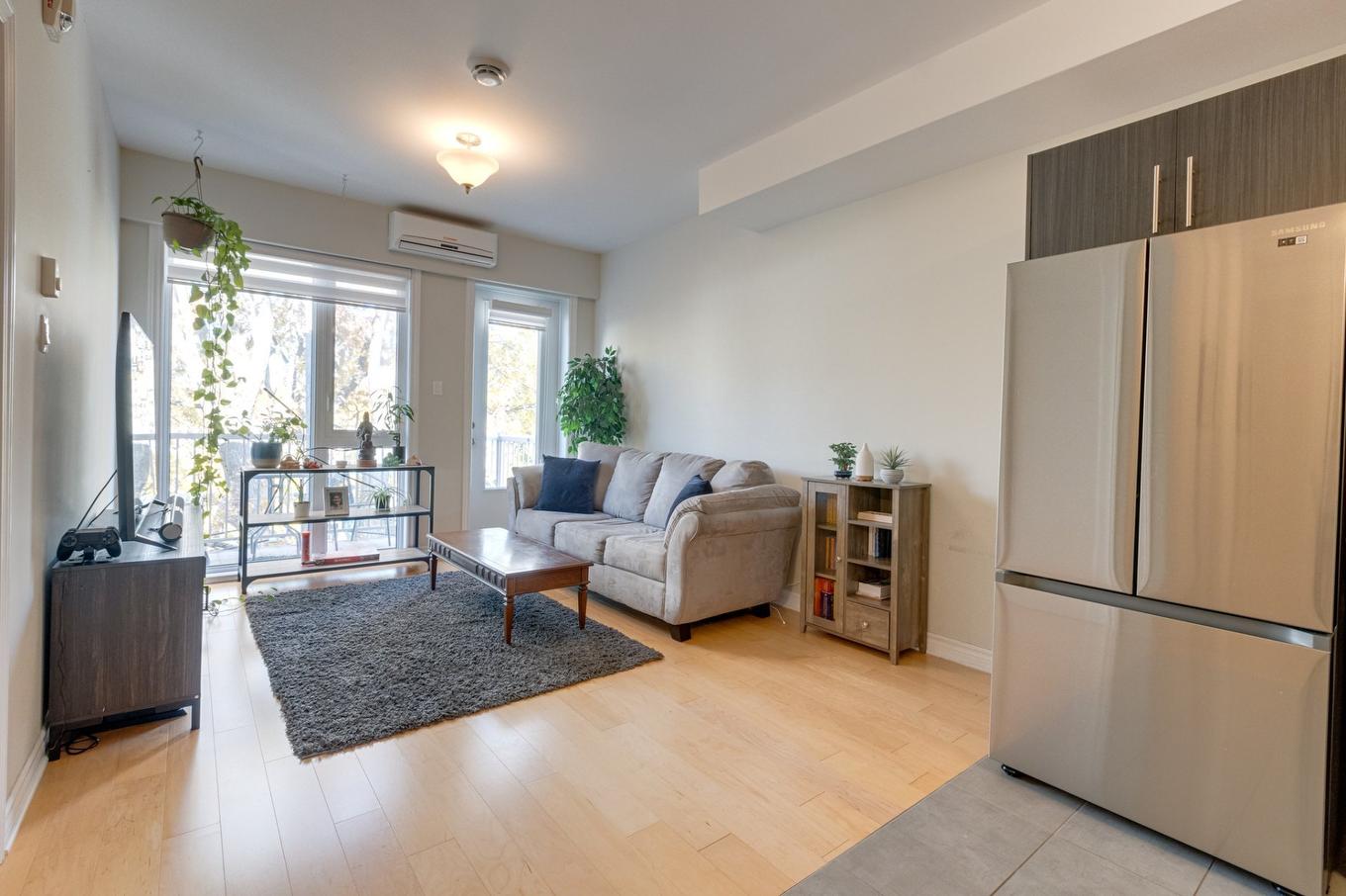 Salon - 306-7700 Rue De Lavaltrie, Montréal (Mercier/Hochelaga-Maisonneuve), QC - Indoor Photo Showing Living Room